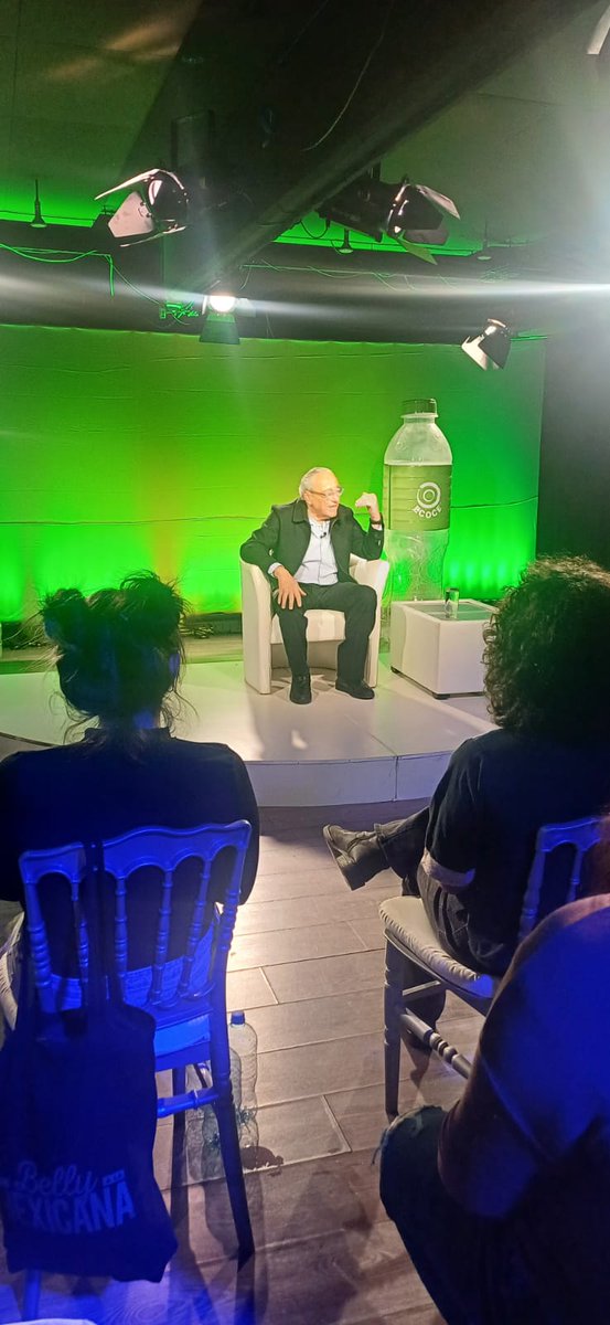 ecoceac's tweet photo. Cerramos un #FelizJueves de #TBT a 1 semana atrás, para recordar la grabación de nuestros #ForosUniversitarios desde las instalaciones de @Milenio, con las charlas de @MayHernava y 'El Químico' Guerra (@quimicolmguerra), expert@s en #EconomíaCircular 🔄 y #reciclaje ♻️ https://t.co/8rA2EuPQ65