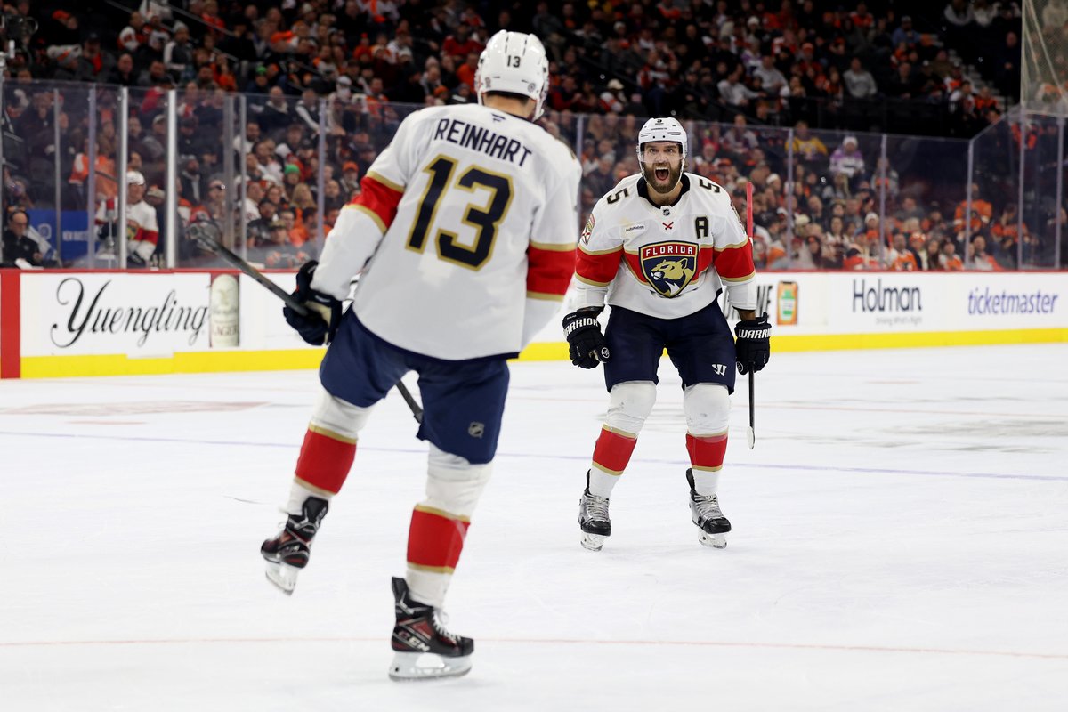 FlaPanthers's tweet photo. CARDIAC CATS

More 📸 from tonight » https://t.co/Rht88yzTBE https://t.co/9U4YVSY9dT