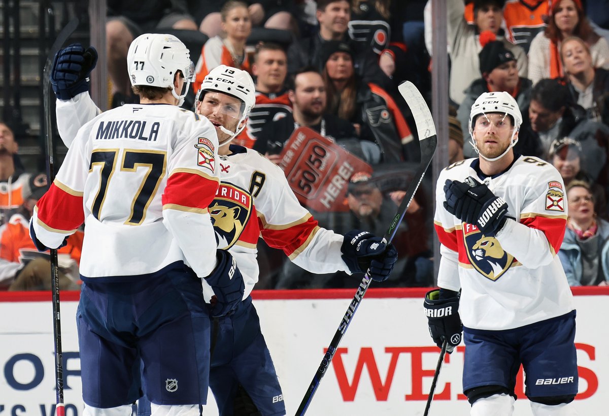 FlaPanthers's tweet photo. CARDIAC CATS

More 📸 from tonight » https://t.co/Rht88yzTBE https://t.co/9U4YVSY9dT