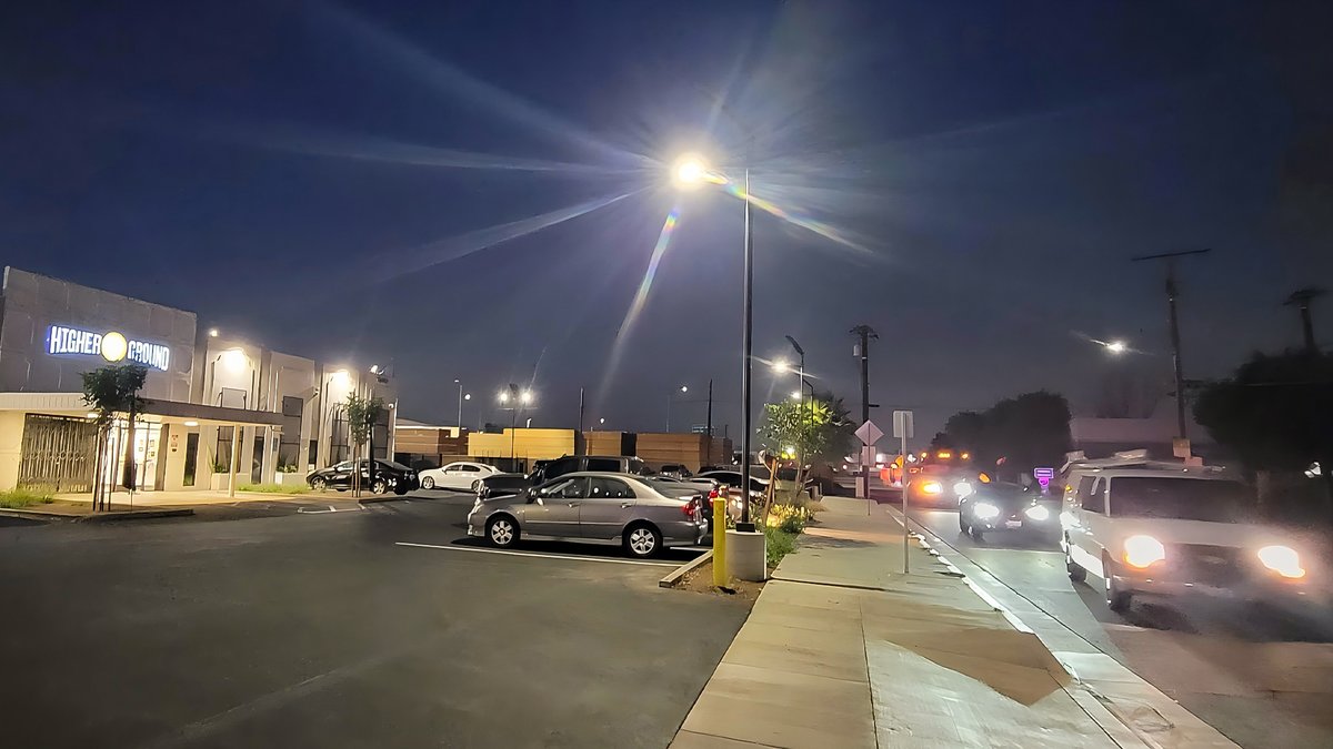 Check out our solar street lights shining bright in California's outdoor parking lots! With just 30W, they deliver amazing brightness and sustainability. 

Join us in creating a greener future! 

#SolarLighting #Sustainability #CarParkLighting