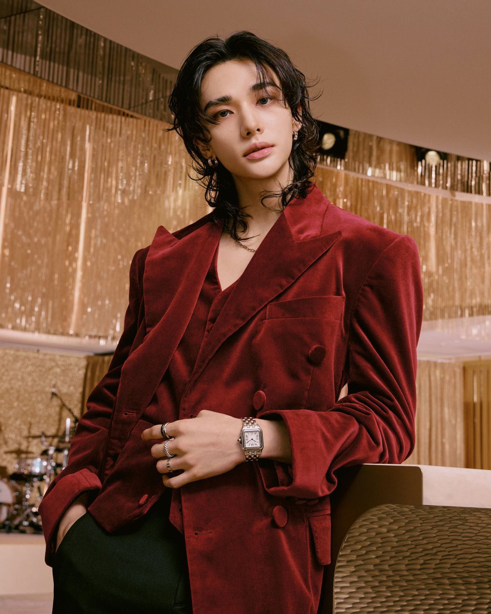 viraltakes's tweet photo. Hyunjin of Stray Kids looks breathtaking for Cartier. https://t.co/HwghF35wQR