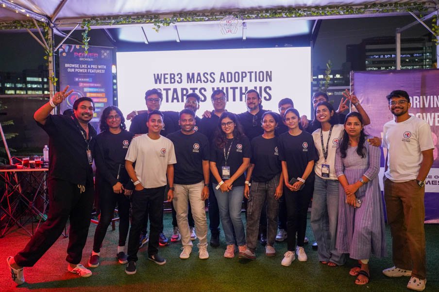 Circle_of_Games's tweet photo. #cog is hyped about the growth we’ve achieved and the dedication we stand by! 💪
Big love to our event squad for pulling off an epic show! 👏🔥

Stay tuned, fam—more offline vibes and unforgettable experiences are on the way!

Special thanks to @webzz for being the most amazing one🍻

#event #TREASURE #btc100k #web3 #winmetawin