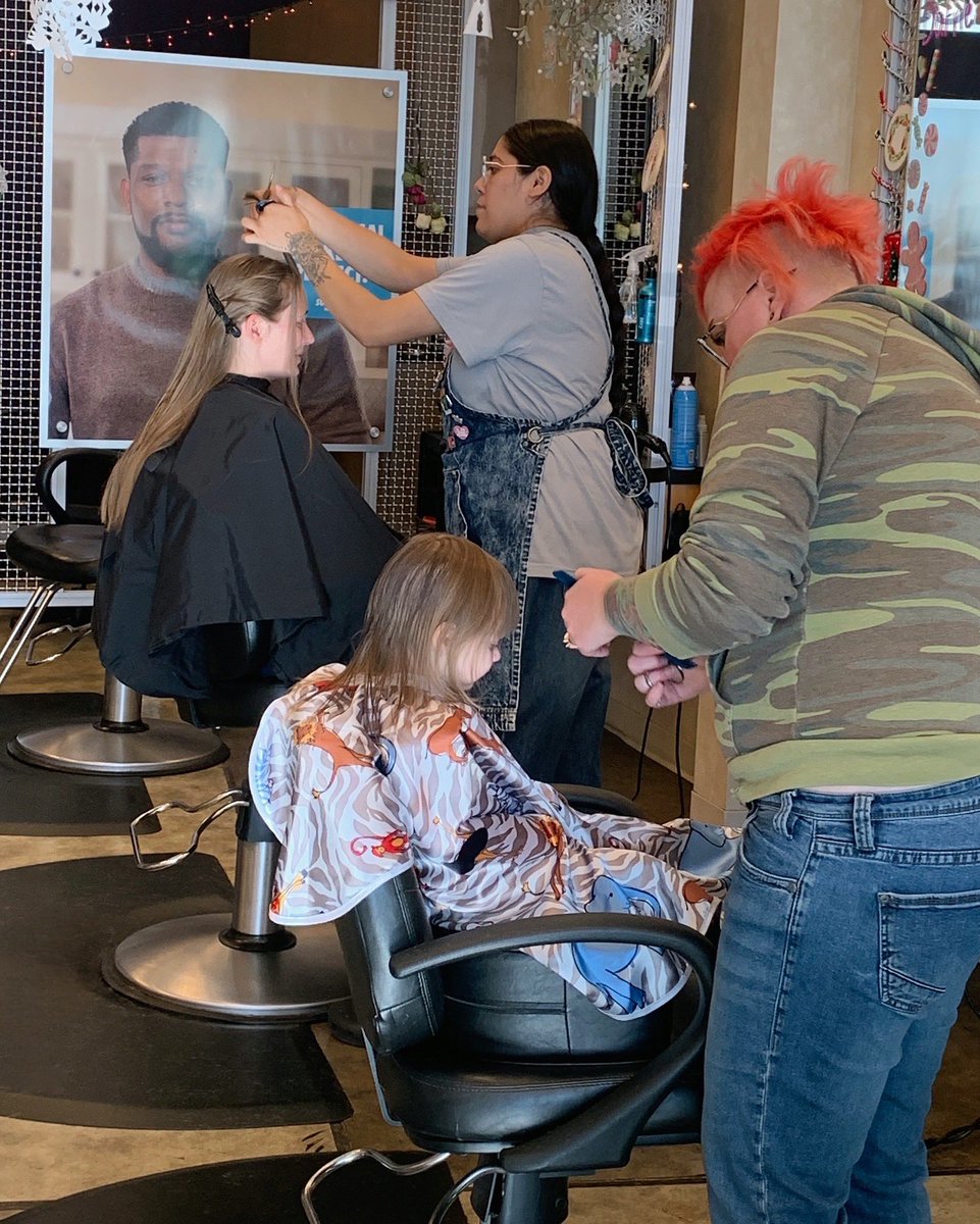 I still cannot believe how well Meadow did getting her first professional haircut today, another proud mommy moment!!! 💇🏼‍♀️💇🏻‍♀️