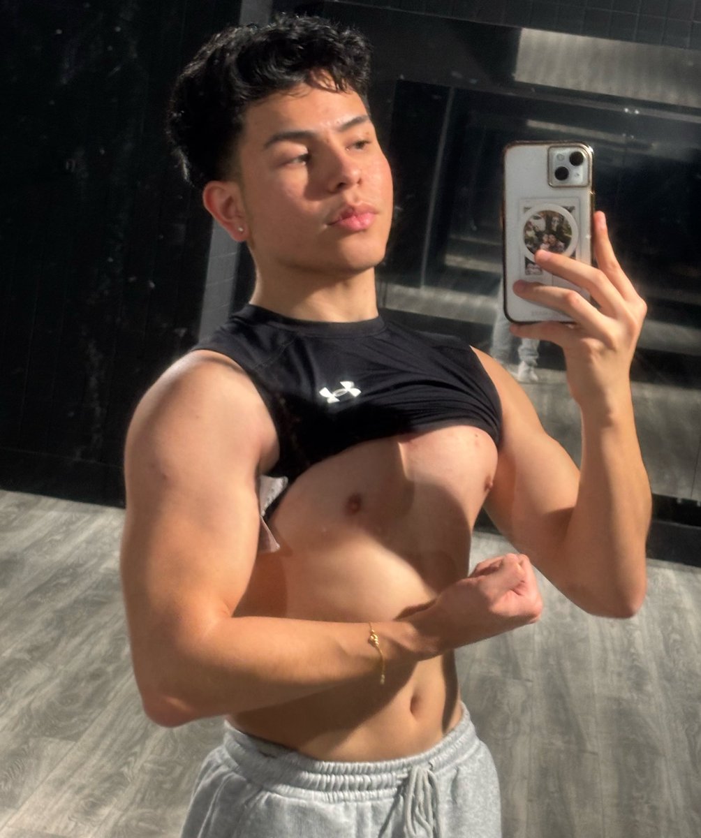 urcancerboyf's tweet photo. baby, do u wanna touch ? https://t.co/5MzH1qbXvf