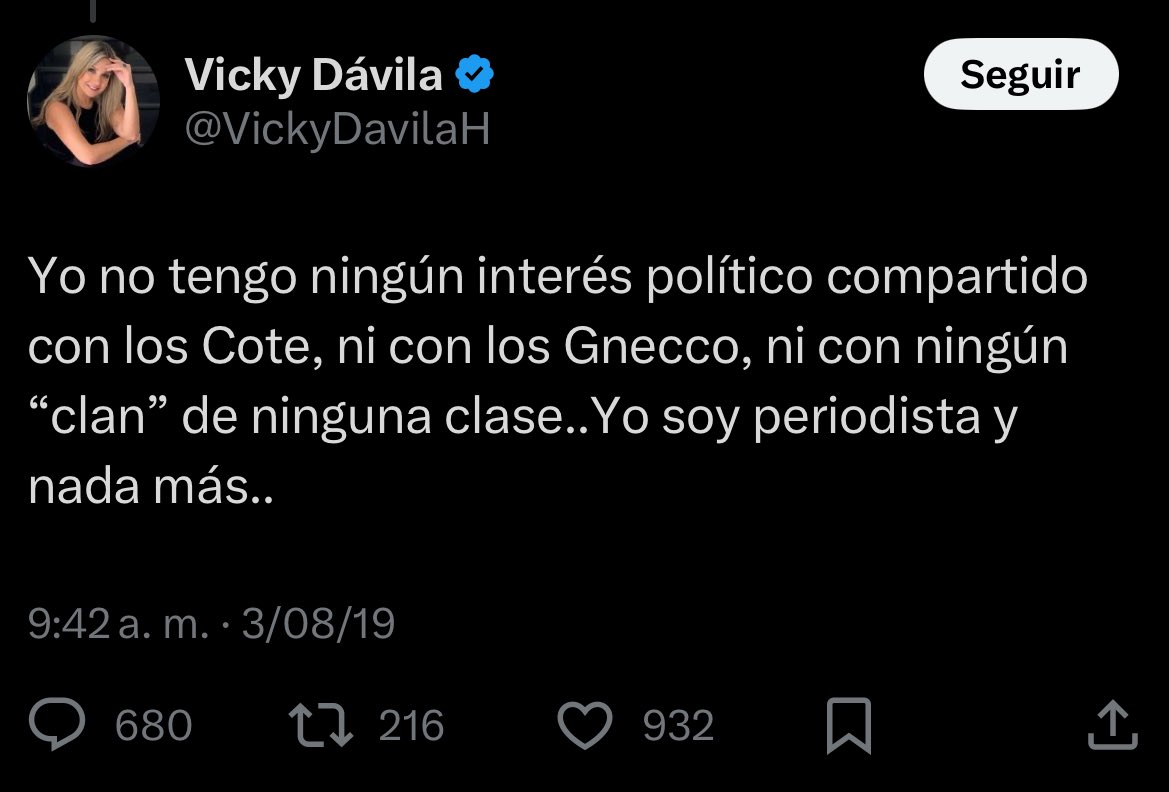 ElRoRodry's tweet photo. Y si coleccionamos mentiras para la campaña de Vicky, hay mas material que en una audiencia de Álvaro Uribe...🤣 https://t.co/Y5cdmXeYdy