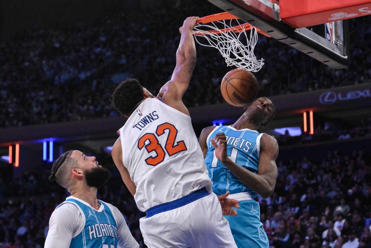 sny_knicks's tweet image. This view of KAT's poster 🔥

📷: @Photo_JohnJones