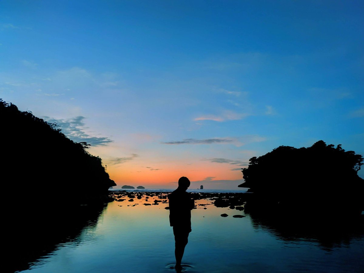 Amamuro55's tweet photo. @kevinpramudya_ Redmi note 6 (dulu 2 jutaan, skrng mungkin cuman 1 juta udah dapet) + Google camera(cheat buat hape murah burik 😂) https://t.co/daAGI87e3Z