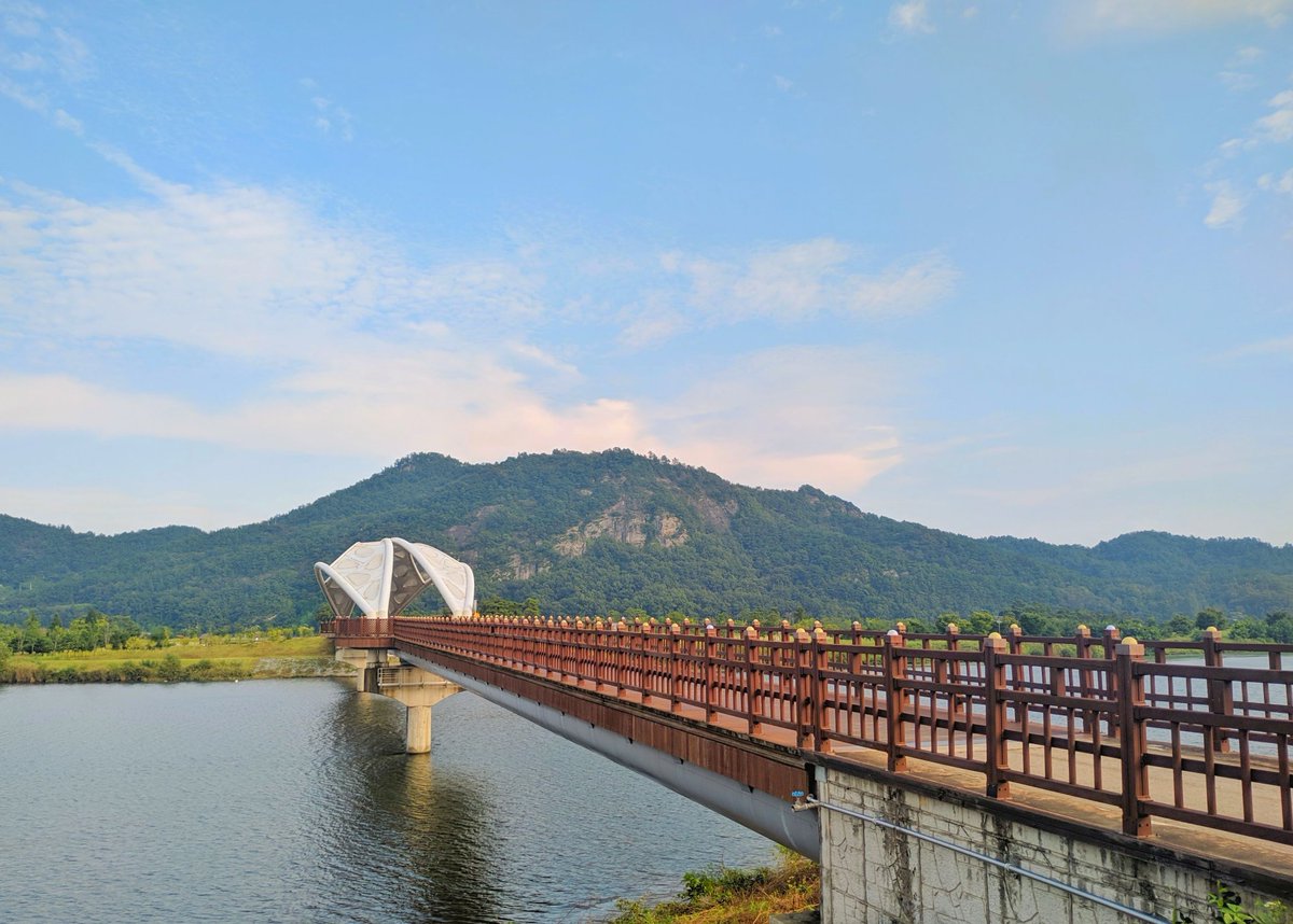 Amamuro55's tweet photo. @kevinpramudya_ Redmi note 6 (dulu 2 jutaan, skrng mungkin cuman 1 juta udah dapet) + Google camera(cheat buat hape murah burik 😂) https://t.co/daAGI87e3Z