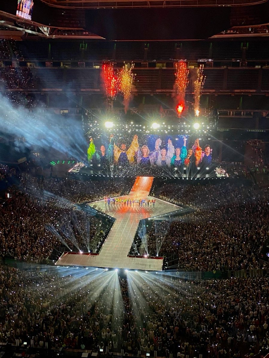 yailslut's tweet photo. the final stop on the final leg of the eras tour starts today. https://t.co/Mfl8bKcYtG