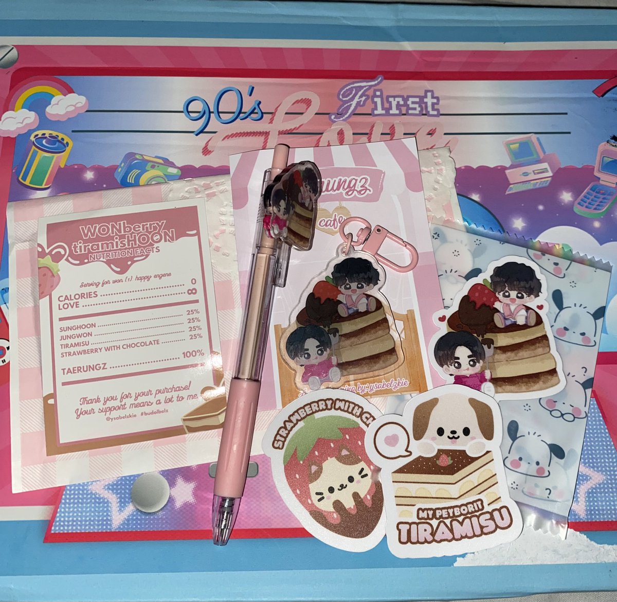 erivejwn's tweet photo. 💌| got my taerungz cafe keychain ! thank you for the stickers >< i didn’t expect it to have a pen 🥰🫶♥️

🏷️ | @ysabelzkie , #budolbelz https://t.co/zJzvybPtnc