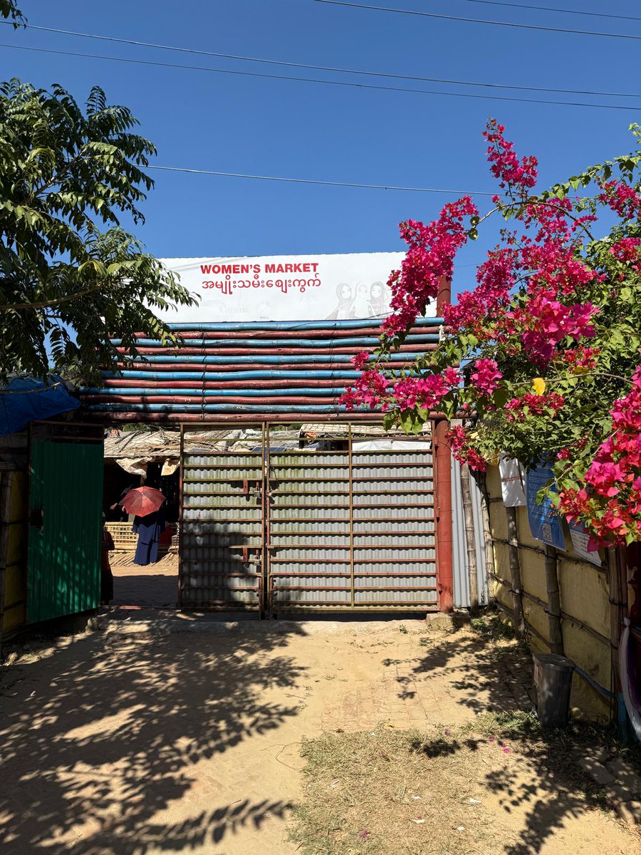 wphfund's tweet photo. At the ❤️ of the women's market in Camp 5, one of the 33 refugee camps in Cox's Bazar, #Bangladesh, a small shop sells the crafts made by a group of women &amp; girls supported by @wphfund.

Great to 👀 how our support is advancing their 💰 resilience &amp; leadership on the front lines. https://t.co/zPF30KZUHZ