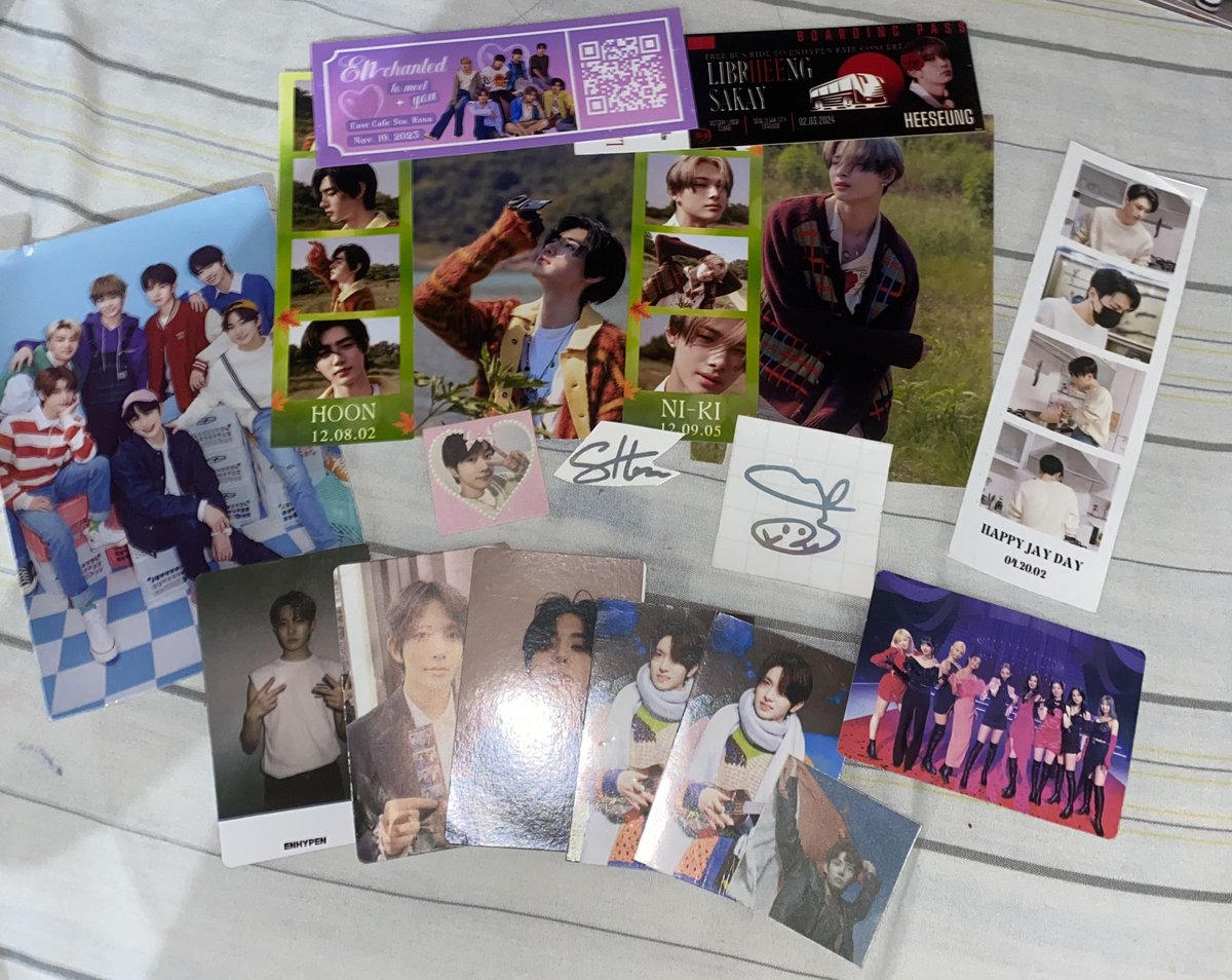 erivejwn's tweet photo. 💌| long overdue but i got my kit na ! lover jake and cherry en-top 🥰 ang daming freebies ! thank you so muchhhh !  🫶♥️

🏷️ | @enhypenlagunafb , #𝐂𝐡𝐞𝐫𝐫𝐲𝐄𝐍𝐓𝐨𝐩 #𝓛𝓸𝓿𝓮𝓻 https://t.co/x8TtAoq1wc