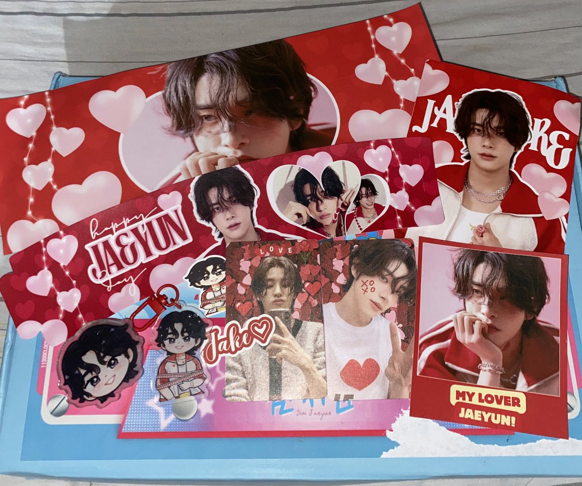erivejwn's tweet photo. 💌| long overdue but i got my kit na ! lover jake and cherry en-top 🥰 ang daming freebies ! thank you so muchhhh !  🫶♥️

🏷️ | @enhypenlagunafb , #𝐂𝐡𝐞𝐫𝐫𝐲𝐄𝐍𝐓𝐨𝐩 #𝓛𝓸𝓿𝓮𝓻 https://t.co/x8TtAoq1wc