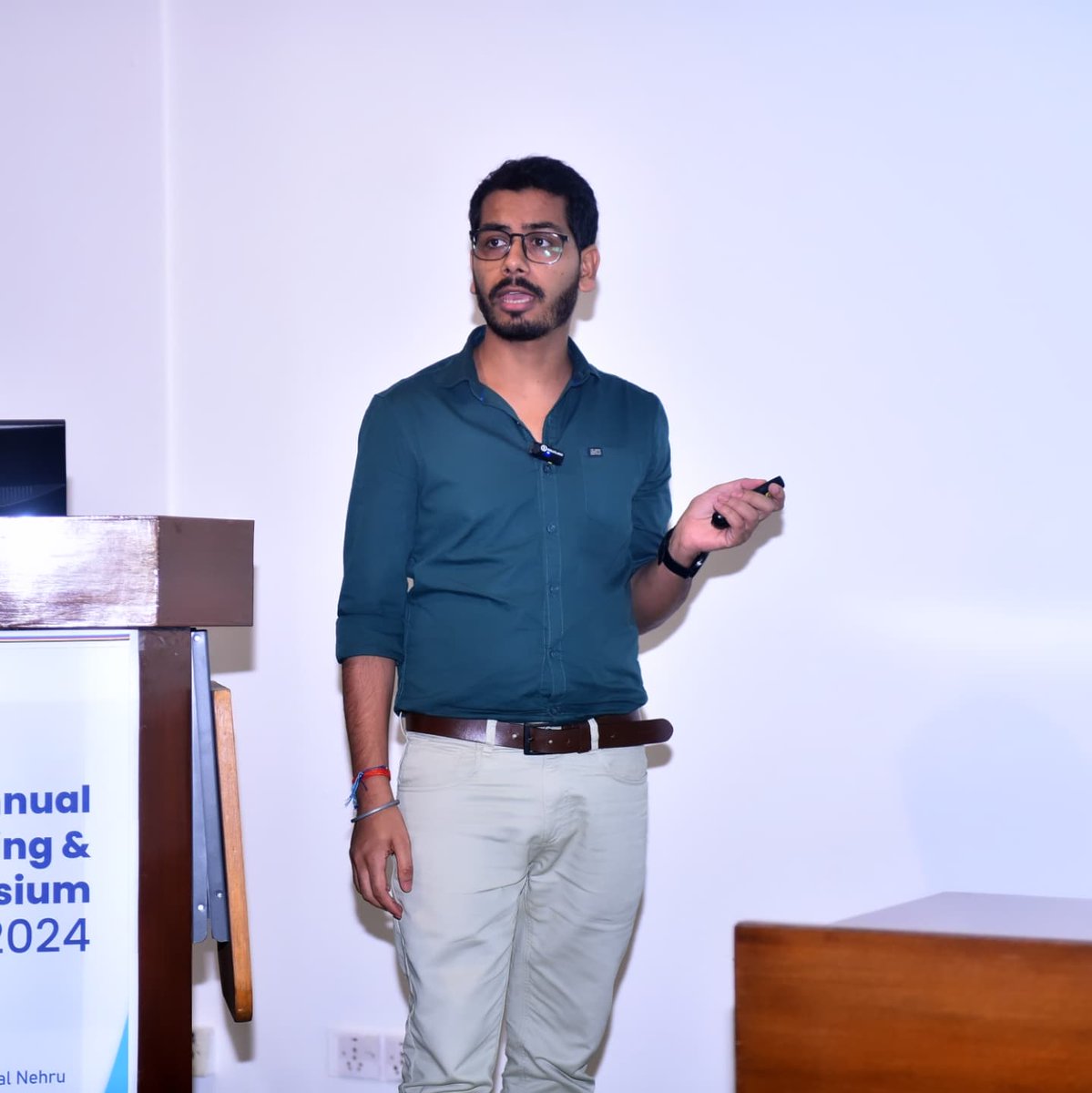 Devesh Binwal (@devbinwal) on Twitter photo It feels amazing to present the work to a science-enthusiastic audience! Had the opportunity to present the recently published work at the In house symposium at <a href="/jncasr/">JNCASR Bangalore</a>.
#perovskite #Science #jncasr #material #Research #Conference #bangalore #India It feels amazing to present the work to a science-enthusiastic audience! Had the opportunity to present the recently published work at the In house symposium at <a href="/jncasr/">JNCASR Bangalore</a>.
#perovskite #Science #jncasr #material #Research #Conference #bangalore #India