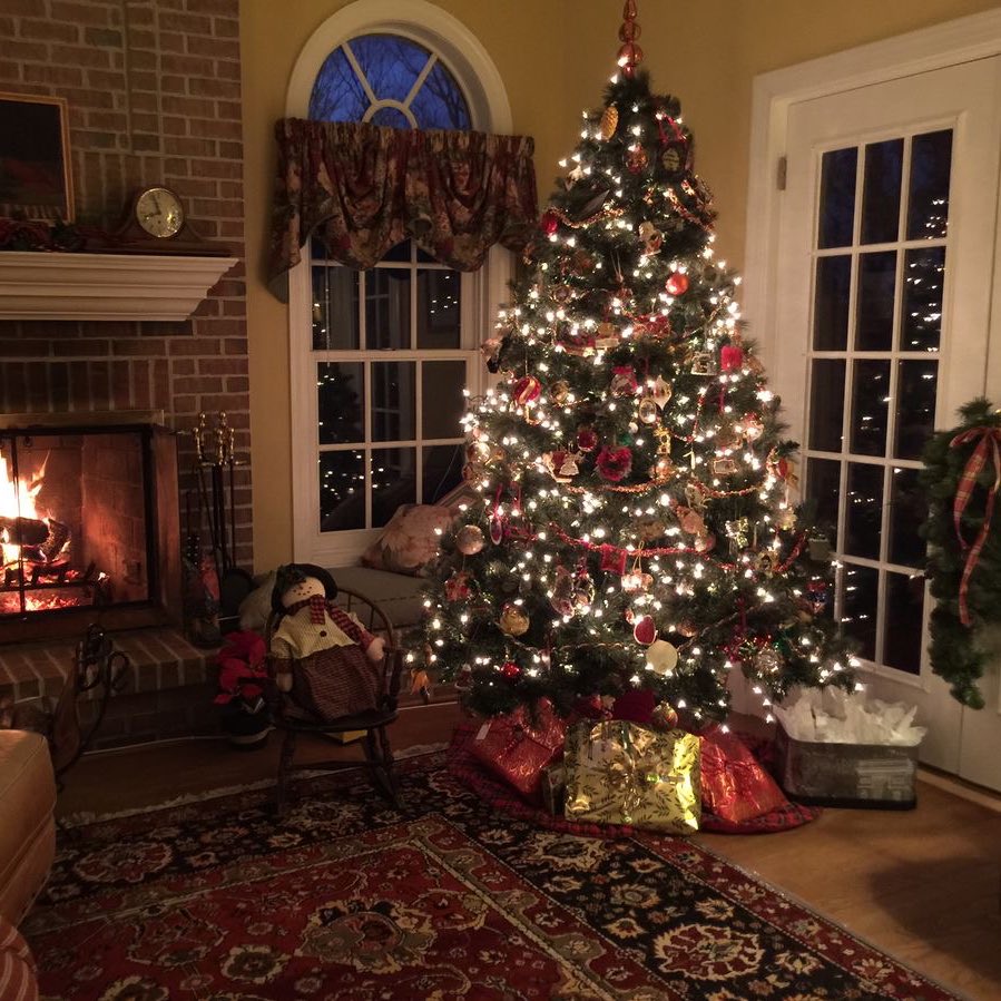 lostyouinmay's tweet photo. “ only 19 days until christmas 🎅🏻🦌🎄” https://t.co/TEdhIJ1FCg