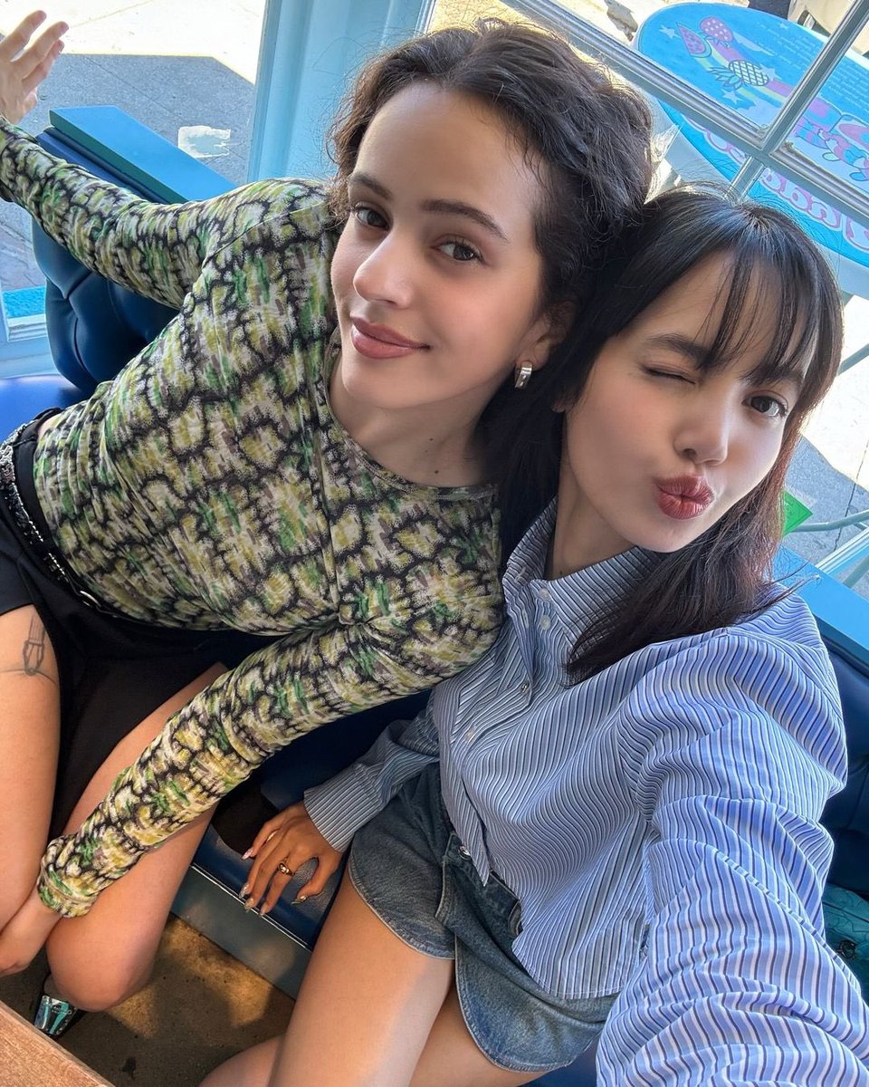 babylalisalloud's tweet photo. น้องลิซมีชื่อเข้าชิง 2 สาขานะ โหวตสาขานั้นแล้ว อย่าลืมโหวตสาขานี้กันด้วยนะค้าบ

Repost = 1 vote 
Reply = 1 vote 

Best Colaboration Asian Pop Music Awads 2024 : People's Choise Award
#LISA x #Rosalia #APMA2024 @APMAHK https://t.co/jztUOTpfJ6
