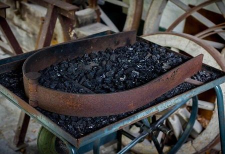 theindustryout1's tweet image. India Targets 1080 Million Tonnes of Coal Production by 2024-25

India's coal output is expected to hit 1080 million tonnes in the 2024-25 period.

News: bit.ly/4gjq5oi

#infrastructuralprojects #coalmarket #steelprojects