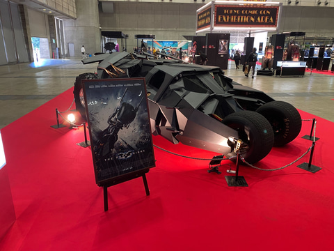 livedoornews's tweet photo. 【かっこいい】「東京コミコン2024」開幕！『バットマン』など名作映画の小道具が多数展示
https://t.co/SaFPJ2qZOQ https://t.co/WbzwMHYWv5