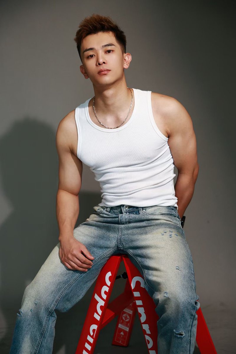 cqqm3333's tweet photo. 重庆男士按摩SPA会所预约微信18523439010，添加时请备注X或推特 #帅哥资源 #男模经纪 #大屌 #大鸡吧 #阳刚爷们 #按摩spa #男技师 #上门服务 #上门按摩 #上门推油 #专业手法 #重庆会所 #重庆SM #SM调教 #重庆按摩店 #同志按摩 #同志据点 #按摩技师 #白袜直男 #夫妻spa #younispa #单男 #舔胸 #果冻漫游 https://t.co/9eMzLVOJHd