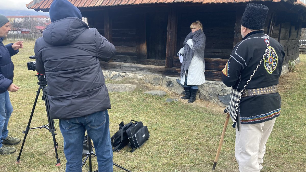 B2BStrategy1's tweet photo. Din altarul precreștin al Geto Dacilor ☥ https://t.co/epPKVb91rg ✟ spre urmașii acestora ☥ https://t.co/224gQUsKHo ✟ Trăitorii de milenii ☥ din #ȚinutulMomârlanilor 🙏 #Strămoși #NFT #MultiversX #StrămoșiNFT #Blockchain #Crypto #BlueOceanStrategy #GetoDACI #Transilvania ☥ https://t.co/Og5c0nl4u5