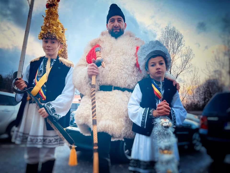 B2BStrategy1's tweet photo. Din altarul precreștin al Geto Dacilor ☥ https://t.co/epPKVb91rg ✟ spre urmașii acestora ☥ https://t.co/224gQUsKHo ✟ Trăitorii de milenii ☥ din #ȚinutulMomârlanilor 🙏 #Strămoși #NFT #MultiversX #StrămoșiNFT #Blockchain #Crypto #BlueOceanStrategy #GetoDACI #Transilvania ☥ https://t.co/Og5c0nl4u5