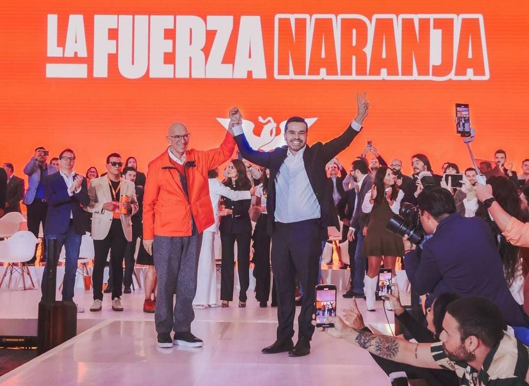 guilloperedo's tweet photo. Asumo con orgullo el compromiso como integrante de la Coordinadora Ciudadana Nacional de @MovCiudadanoMX  
 #LaFuerzaNaranja 🍊#AmemosHidalgo https://t.co/WGAu38YM5c