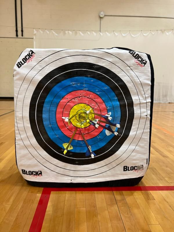chsarchery's tweet photo. 2025 season: Tonight a perfect 50, lots of great ends, and learning how to journal our practices. Approx 80 archers (HS+MS) &amp; we've had some great help from HS with those MS first shots too! @Central_AD @EliciaLigon @CentralBulldog @PhelpsCenter https://t.co/xoYGIKVY0q