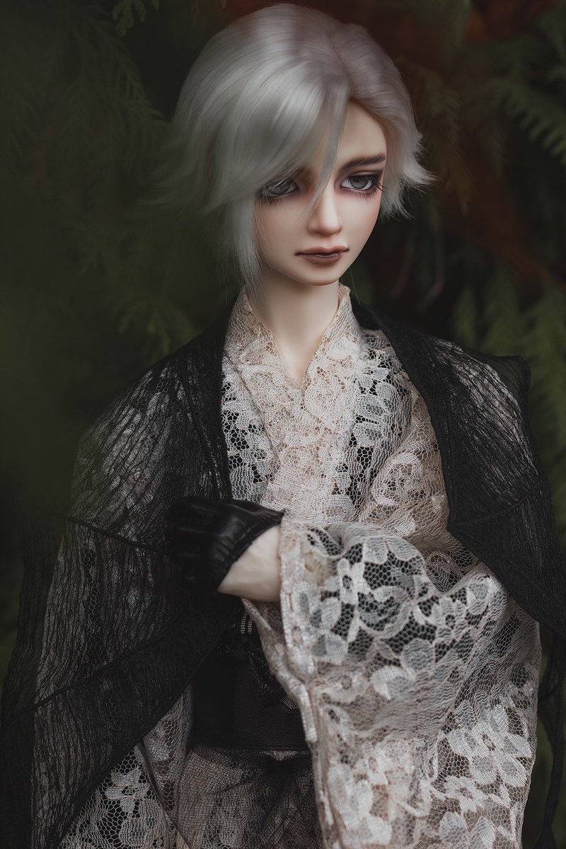 BitterFoxes's tweet photo. I really love this look (ㅅ´ ˘ `) I feel like he’d be soft spoken and kind 🤍 https://t.co/FzyVF3BTvA
