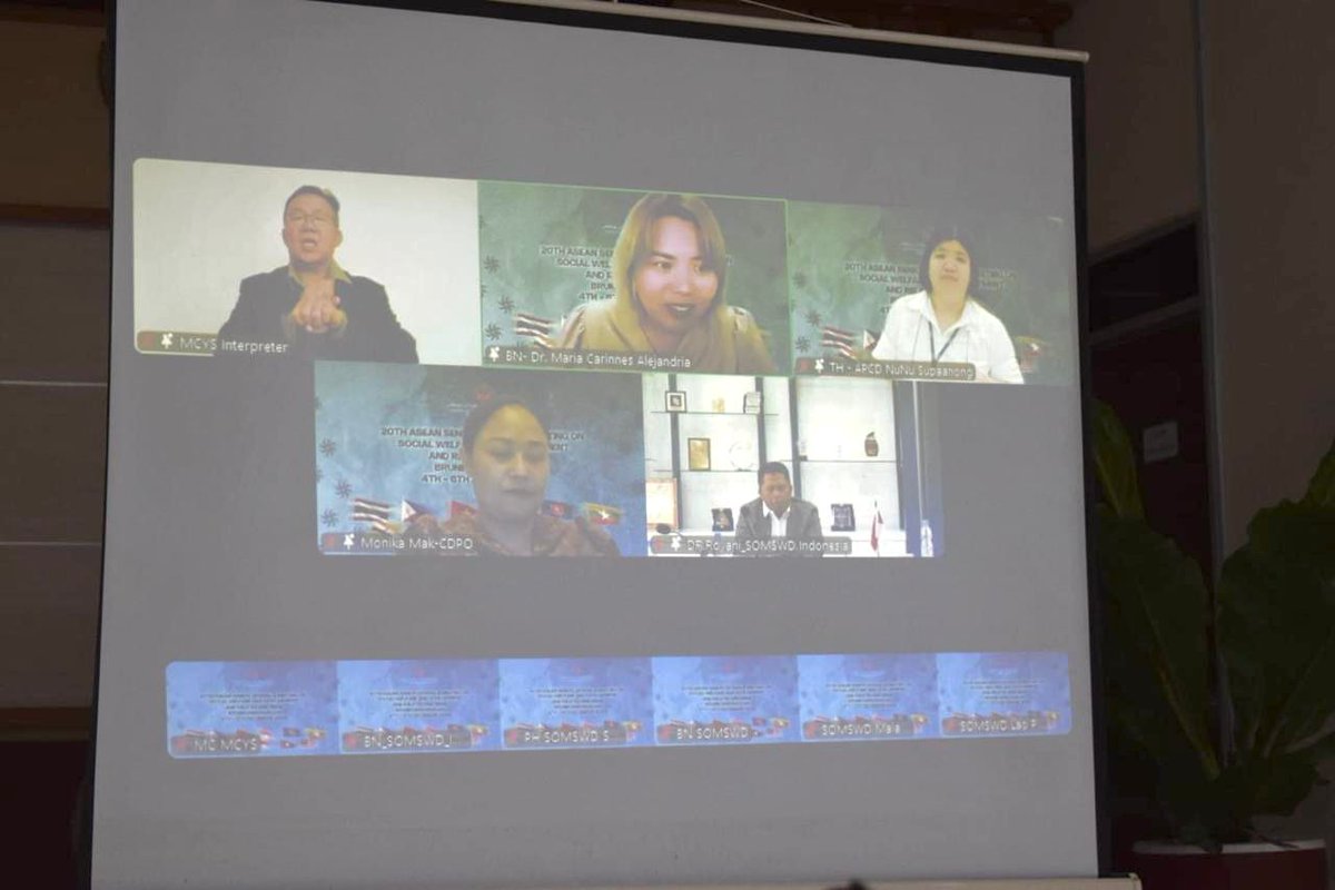 DITJEN_REHSOS's tweet photo. Indonesia menegaskan komitmennya dalam memperkuat kemitraan inovatif untuk pengurangan risiko bencana dan ketahanan perubahan iklim pada hari pertama Pertemuan Senior ASEAN ke-20 tentang Kesejahteraan Sosial dan Pembangunan (20 SOMSWD) https://t.co/PWqqJ0V0K3