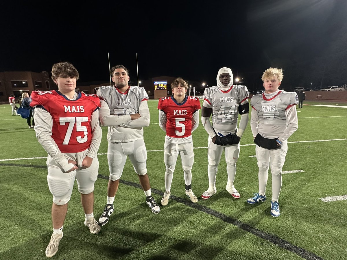 CopiahFootball's tweet photo. Super proud of this group and how they represent our school and @CopiahFootball program! #OneTeamOneMind https://t.co/ppGFtlSM0U