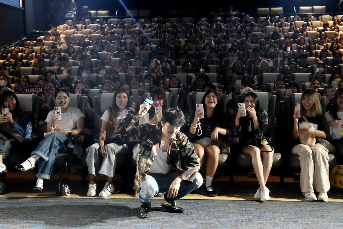 ประมวลภาพบรรยากาศ SF Starshow ดูหนังจบพบนักแสดง “วัยหนุ่ม 2544” ณ SFX Cinema Central Ladprao
 
แล้วพบกันอีกนะครับ #เพื่อนวัยหนุ่ม 

#วัยหนุ่ม2544
#WaiNoom2544 #เนรมิตรหนังฟิล์ม
#ฉายแสงแอดเวนเจอร์
#ShinesaengAdVenture
#Neramitnungfilm