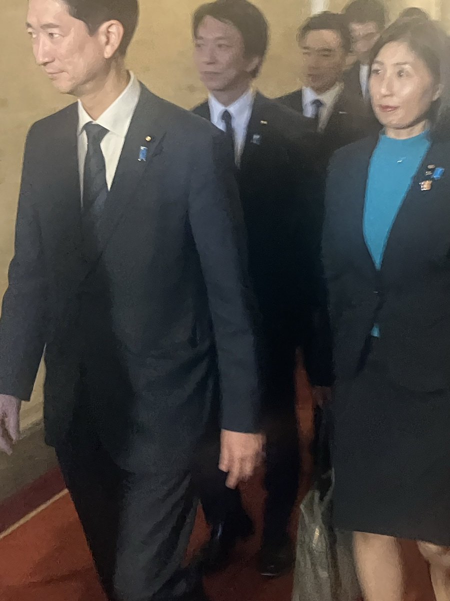 tomoekakuda's tweet photo. 本日、国民民主党単独法案提出へ！
（法案名）
◯シントリガー条項凍結解除法案
◯自賠責保険料早期繰戻し法案
◯再エネ賦課金徴収停止法案
の衆議院への提出をいたしました。 https://t.co/SW12QkAQ9K