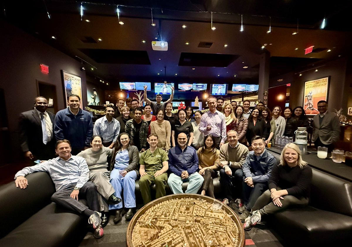 Celebrating the holiday season with our #surgeryfamily!! #happyholidays