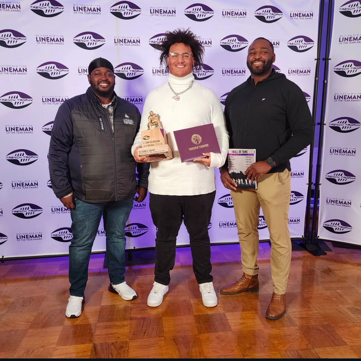 Samuel “Bulldog” Ikegwuonu (@samuelikegwuon) on Twitter photo Been a long and hard fought season. But what a way to end it off winning Trench Trophy Linemen of The Year❤️!!! AGTG!!
Thank you <a href="/TrenchTrophy/">Trench Trophy 🏈</a> and <a href="/SalSports/">Sal Capaccio 🏈</a> !! Been a long and hard fought season. But what a way to end it off winning Trench Trophy Linemen of The Year❤️!!! AGTG!!
Thank you <a href="/TrenchTrophy/">Trench Trophy 🏈</a> and <a href="/SalSports/">Sal Capaccio 🏈</a> !!