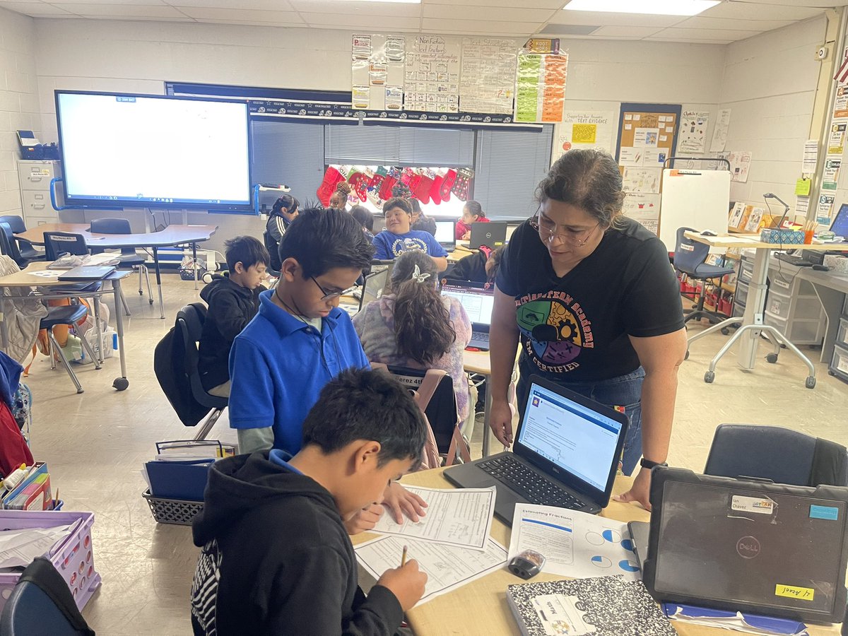 Love seeing our Bullpups working together and helping each other in <a href="/SJP_Perez_EES/">SANJUANA PEREZ</a> class <a href="/Escontrias_SA/">Irma Ojeda</a> ❤️➕➖❤️