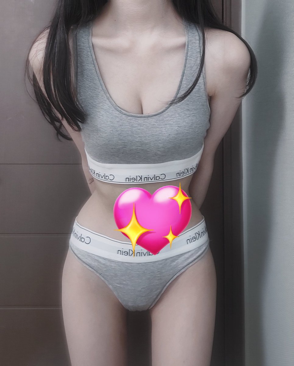 _s2_u__'s tweet photo. 트위터 좀 재밌게 만들어줘봐 
요즘 너무 재미없어💖💖

#섹트 https://t.co/8s37g9IVba