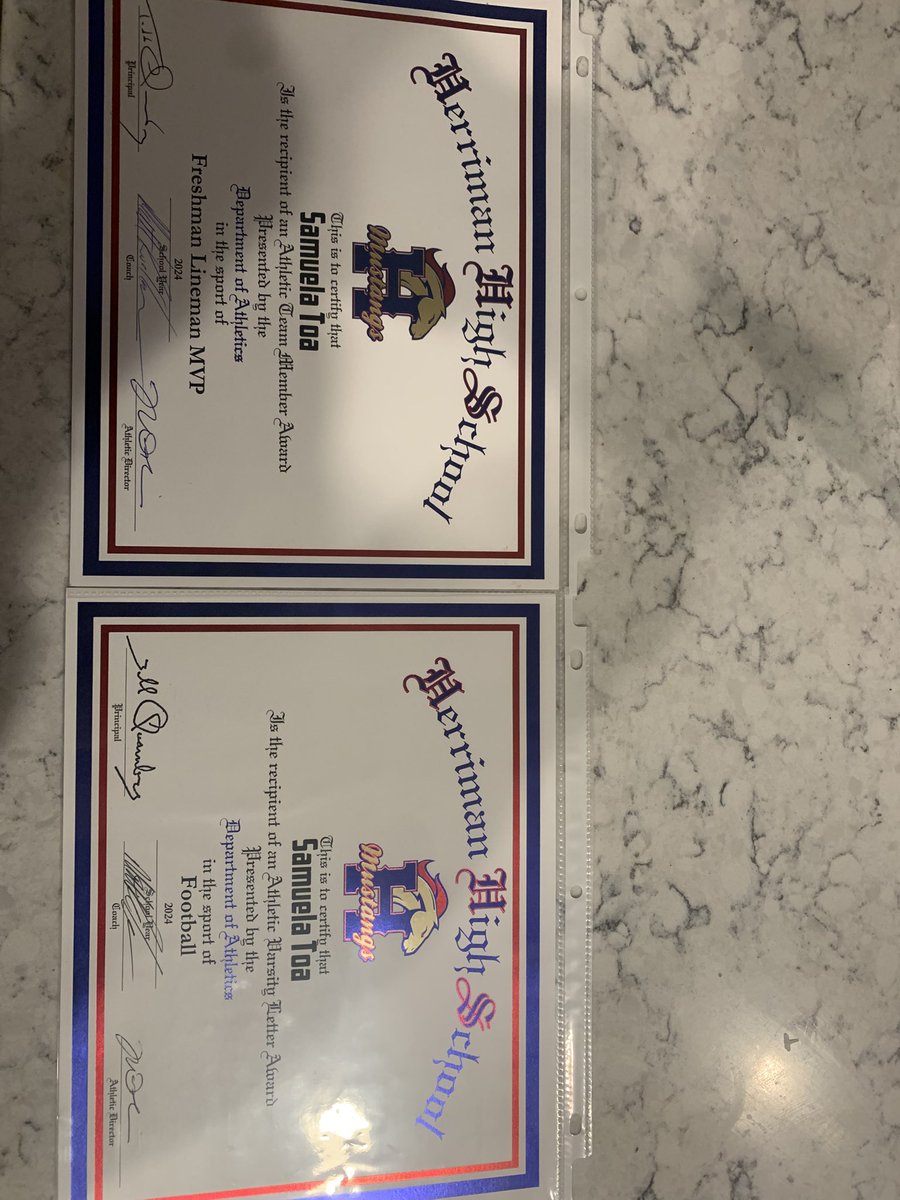 Freshman season-
•4.0 gpa
•Freshman linemen MVP
•Lettered
•Played all 4 teams (freshman, Soph, JV, and Varsity) 
Thank you to my Head coach <a href="/coachrickards/">COACH</a> and my school <a href="/HHSMustangFB/">Herriman Football</a>