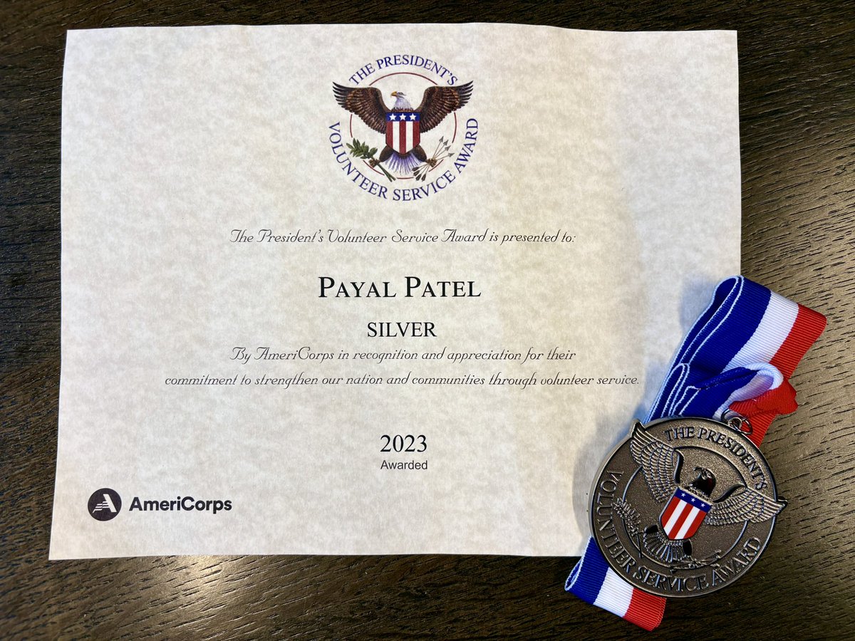PayalPatelS's tweet photo. Honored to receive the Silver Medal + President’s Volunteer Service Award from @POTUS @JoeBiden for my work in human rights advocacy, education &amp; gender equality. I will do my best to continue to live up to the ideals of this extraordinary honor. 🥈🙏🏽

#InternationalVolunteerDay https://t.co/OprF7DXHE3