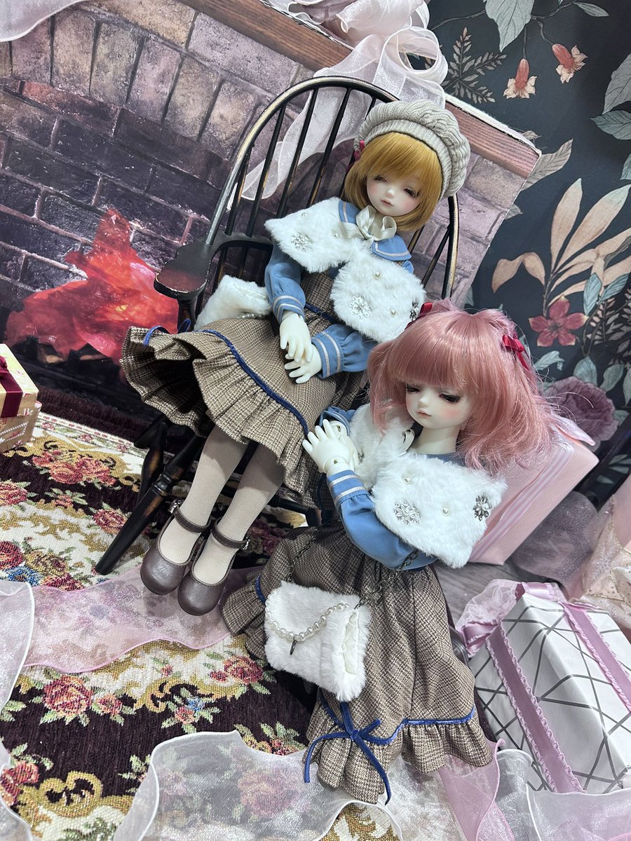 kaguya_doll's tweet photo. 友達とデートしたよ♡
怜皇くんも一緒に!
お友達は初お迎えで私も眠り目ちゃんお迎えしました(*^^*)
うちの子Newメンバーはピンク髪の眠り目ちゃんです(((o(*゚▽゚*)o)))
#うちの子かわいい
#うちのこかわいい
#SDM64 https://t.co/68jw1TlfzS