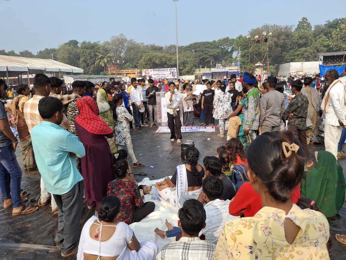AnubhutiTrust's tweet photo. Youth led Public campaign continues today, we are here since yesterday , meeting and interacting with hundreds of co travellers in this #AntiCaste #feminist #Ambedkarite  movement

#BadlacheParvKalaManch #Ambedkar #DrAmbedkar #DrBabasahebAmbedkar #MahaparinirvanDiwas https://t.co/Z1qarOFRFZ