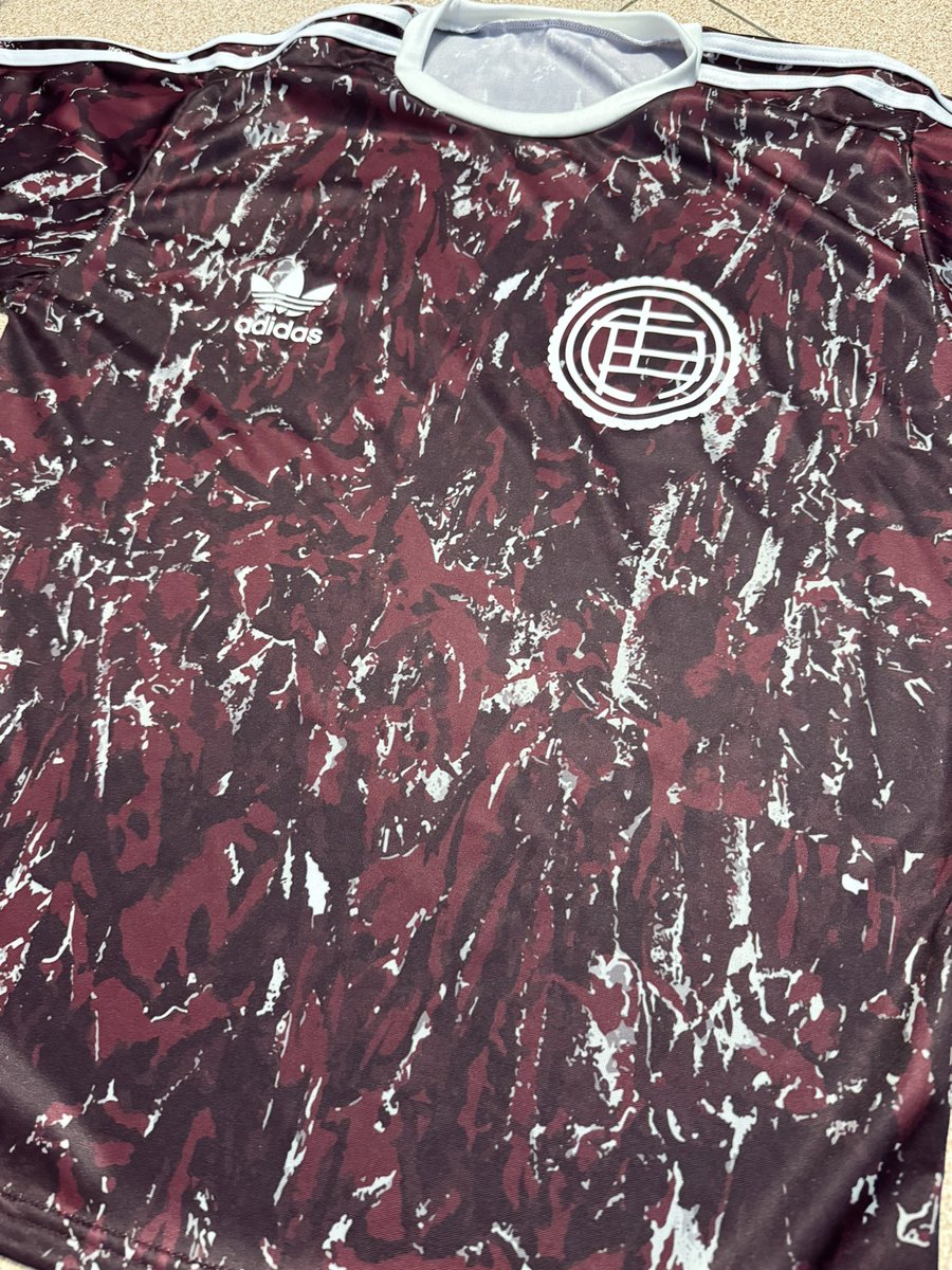 GranateShop's tweet photo. 🇱🇻⚽️ reingreso casacas nevadas del S al XXL https://t.co/hKgEGfTuY1