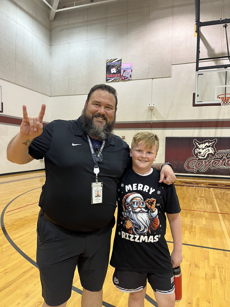 FPMSTXCOACH's tweet photo. Good win tonight for my Lady Falcons!! Got a pic with this legend! Merry Rizzmas https://t.co/R4efDiHDZZ