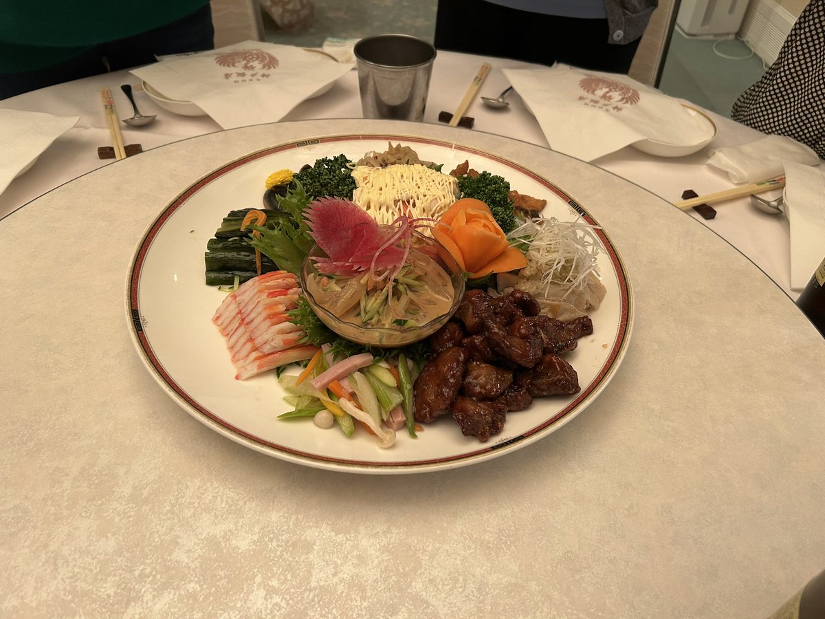 namakosp's tweet photo. これは美味しい！
オリジナル揚げ饅頭はさすがオリジナル、ほかに見たことないかも🦆
 #神戸飯店
 #長田
 #中華料理 
 #北京料理 https://t.co/xzTWJJlrym