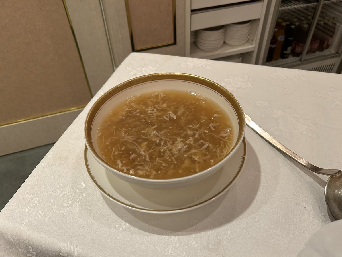 namakosp's tweet photo. これは美味しい！
オリジナル揚げ饅頭はさすがオリジナル、ほかに見たことないかも🦆
 #神戸飯店
 #長田
 #中華料理 
 #北京料理 https://t.co/xzTWJJlrym