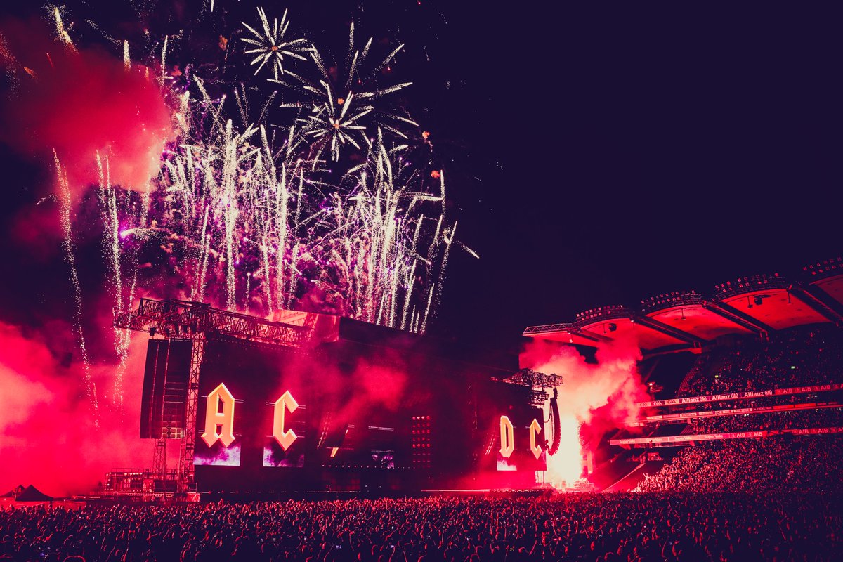 acdc's tweet photo. Happy 2025! https://t.co/0qSTnPBxlZ