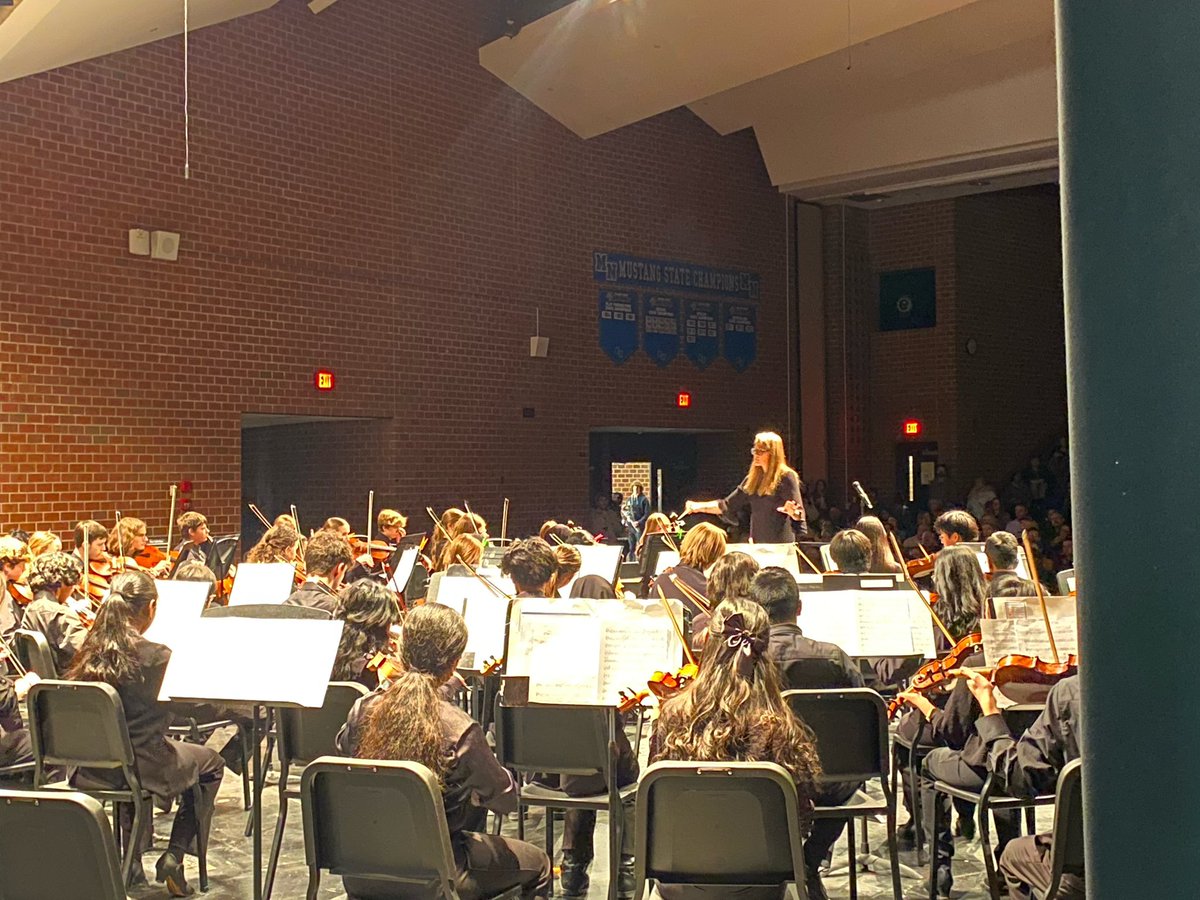 MNHS_Orch's tweet photo. Thanks for sharing the music @OPS_Burke Orchestras! https://t.co/EtTjCrzanT