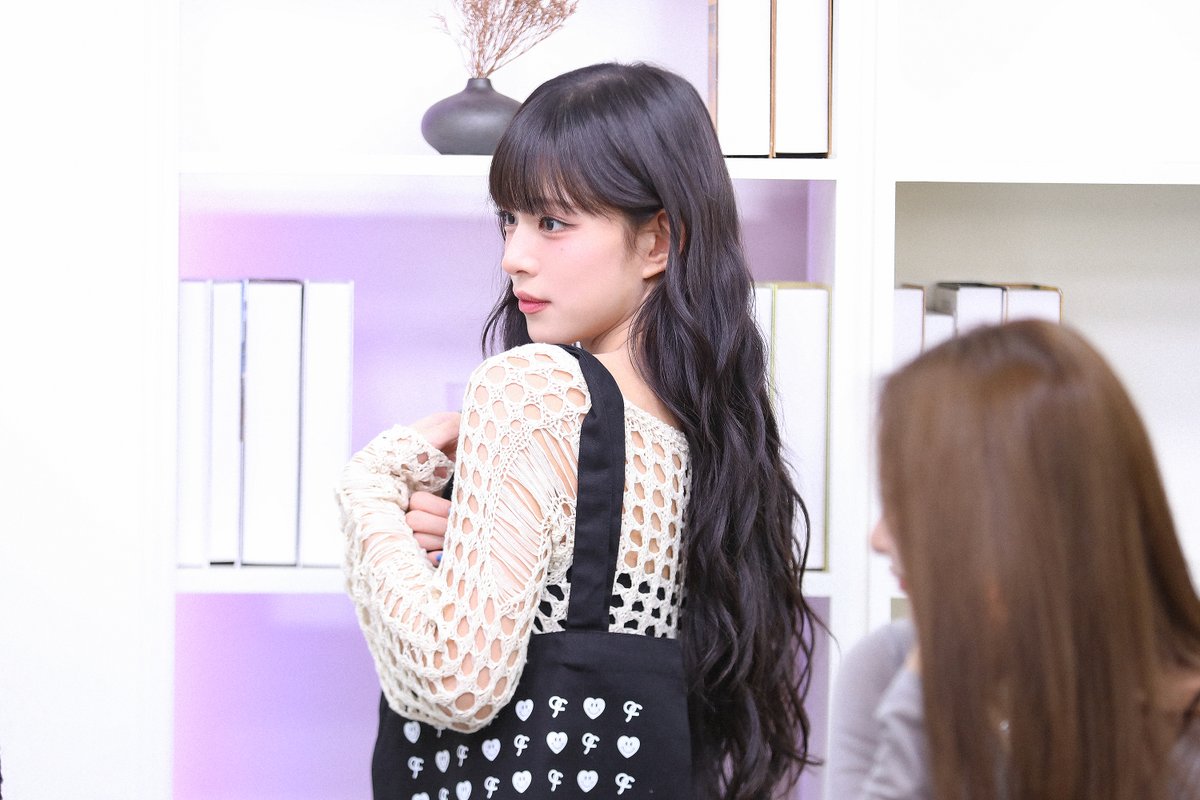 mystarplay's tweet photo. 📢fromis_9 | PPATELIER Behind Cut

#이채영 #LEECHAEYOUNG

@realfromis_9
#fromis_9 #프로미스나인
#PPATELIER #STARPLAY https://t.co/jbqv3qwDqB