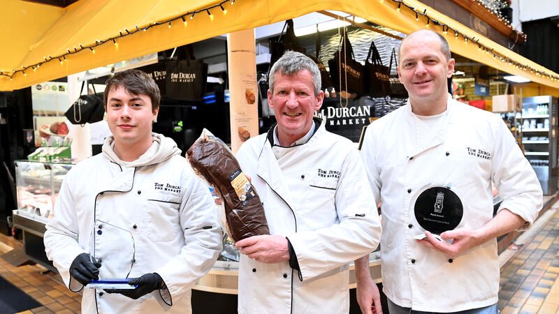 TomDurcanMeats's tweet photo. Ready to go, not possible without the great team! 
Spiced beef cooked, uncooked and sliced packet.
Could we see over 10tons go out over our little counter this Christmas ? I think so.. https://t.co/9pjnGLReF2
