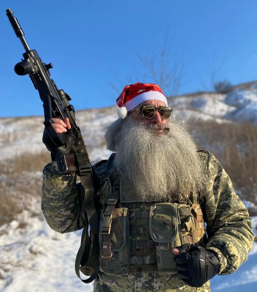 kvistp's tweet photo. Sorry kids, but Santa is busy destroying Russian terrorists in Ukraine this year. https://t.co/wmRdqE0CZa