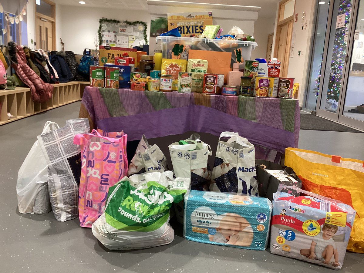 GlenwoodFamilyCentre (@glenwoodfc) on Twitter photo Thank you to all of our families for the donations for <a href="/ERFoodbank/">ER Foodbank</a>. Agnes very kindly came along to share a story with the children and talk about where the donations go to.
The book was called ‘It’s A No Money Day’.
#GlenwoodEcoSchools #GlenwoodResponsibleCitizen Thank you to all of our families for the donations for <a href="/ERFoodbank/">ER Foodbank</a>. Agnes very kindly came along to share a story with the children and talk about where the donations go to.
The book was called ‘It’s A No Money Day’.
#GlenwoodEcoSchools #GlenwoodResponsibleCitizen
